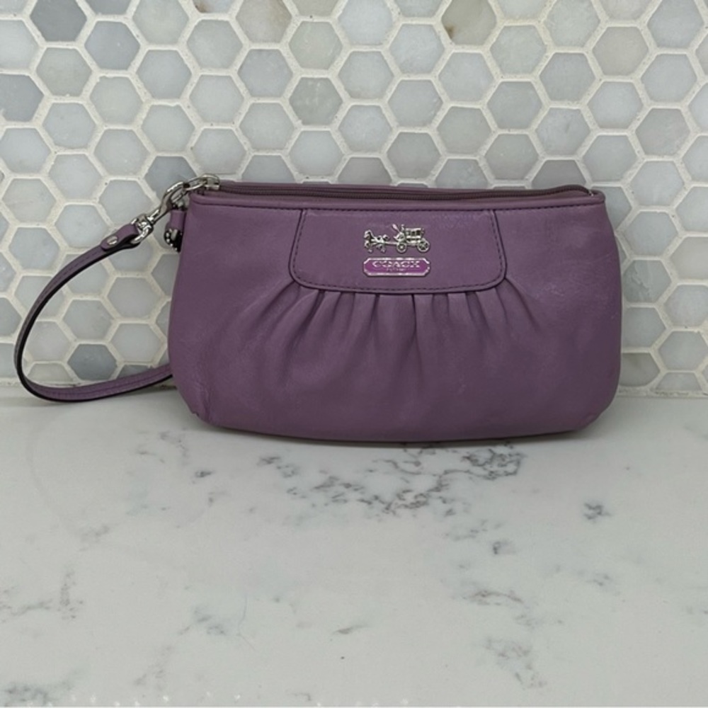 💎Rare Coach💎 Lavender Madison Glazed Pouchette w/Sapphire Interior